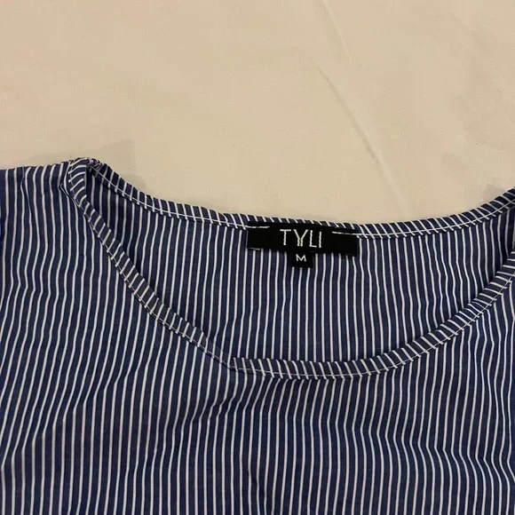 Striped Cropped Top - Picture 3 of 5